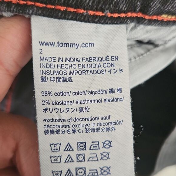 Women's Black Mid-Rise Distressed Skinny Jeans - Picture 6 of 16